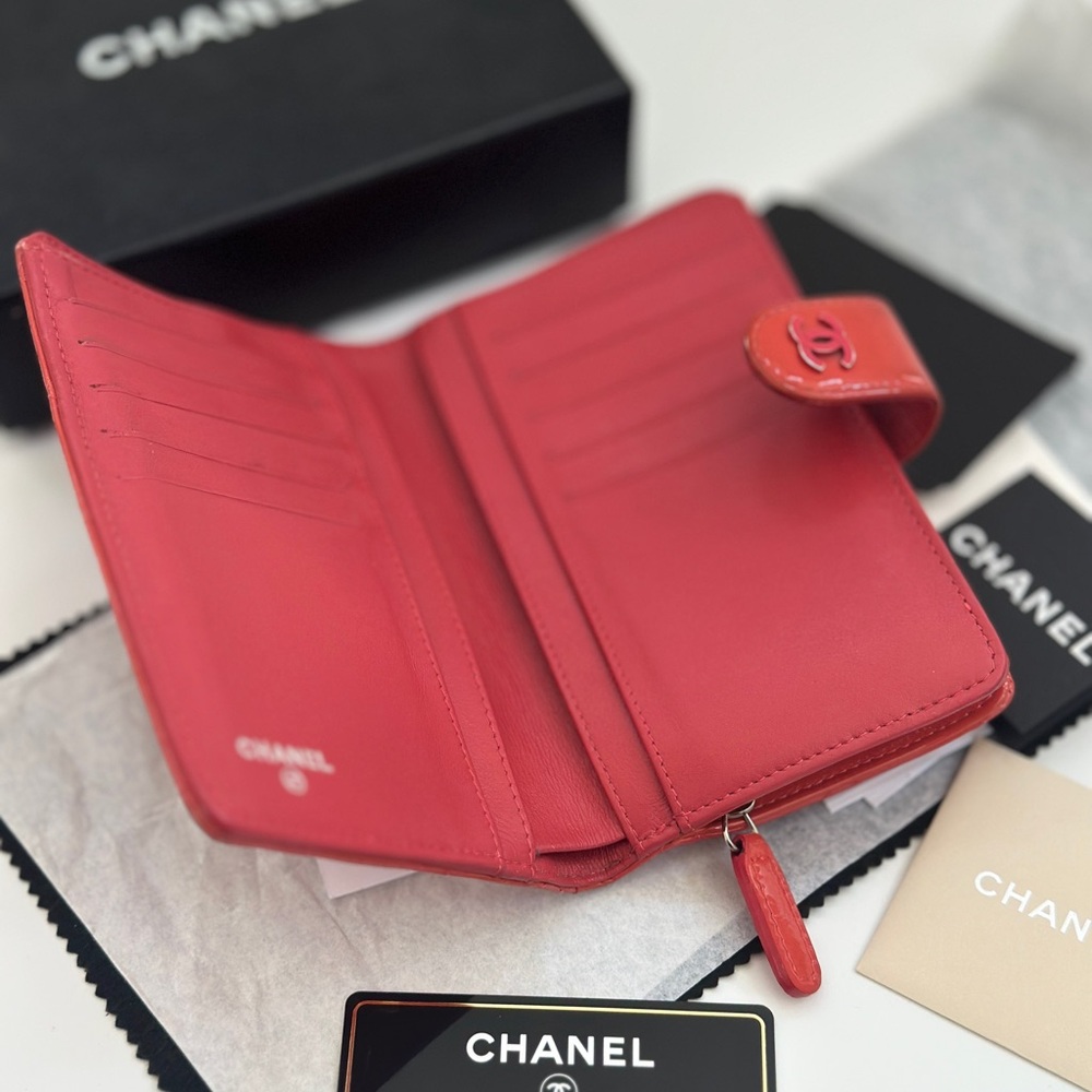 CHANEL Red Patent Quilted Leather Snap Wallet - Picture 6 of 11